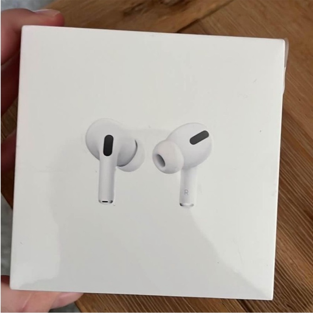 Apple AirPod pro nwt